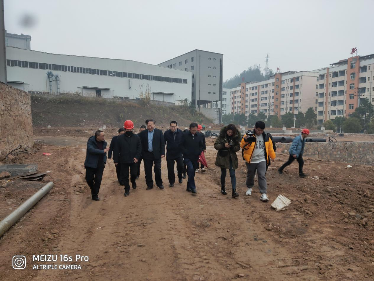 中國工程院院士、國家飼料工程技術(shù)研究中心主任譙仕彥到重慶69調(diào)研指導(dǎo)